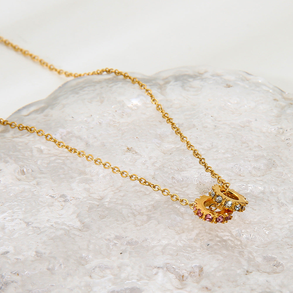 simple and light luxury double-ring pendant necklace with pink and white zircon, 18k gold plated, versatile for commuting, collarbone chain